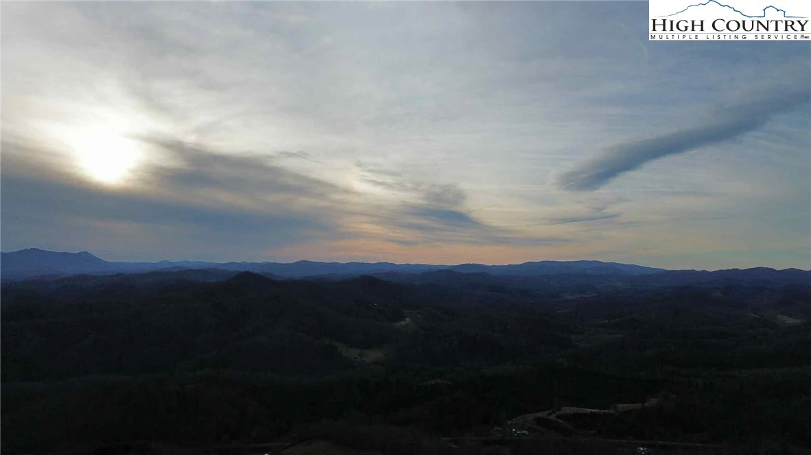 Image number 2 for the current listing