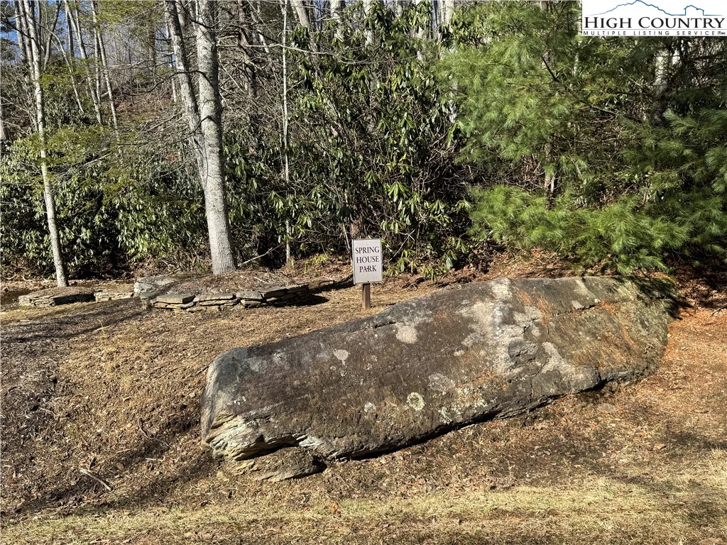 Image number 19 for the current listing