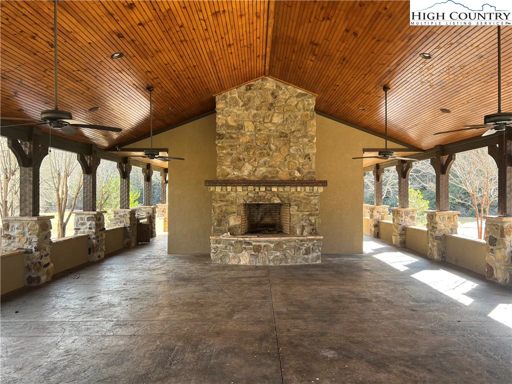 Image number 12 for the current listing