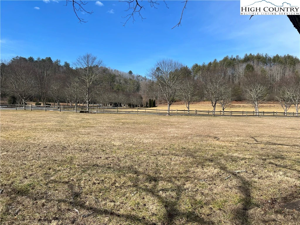Image number 3 for the current listing