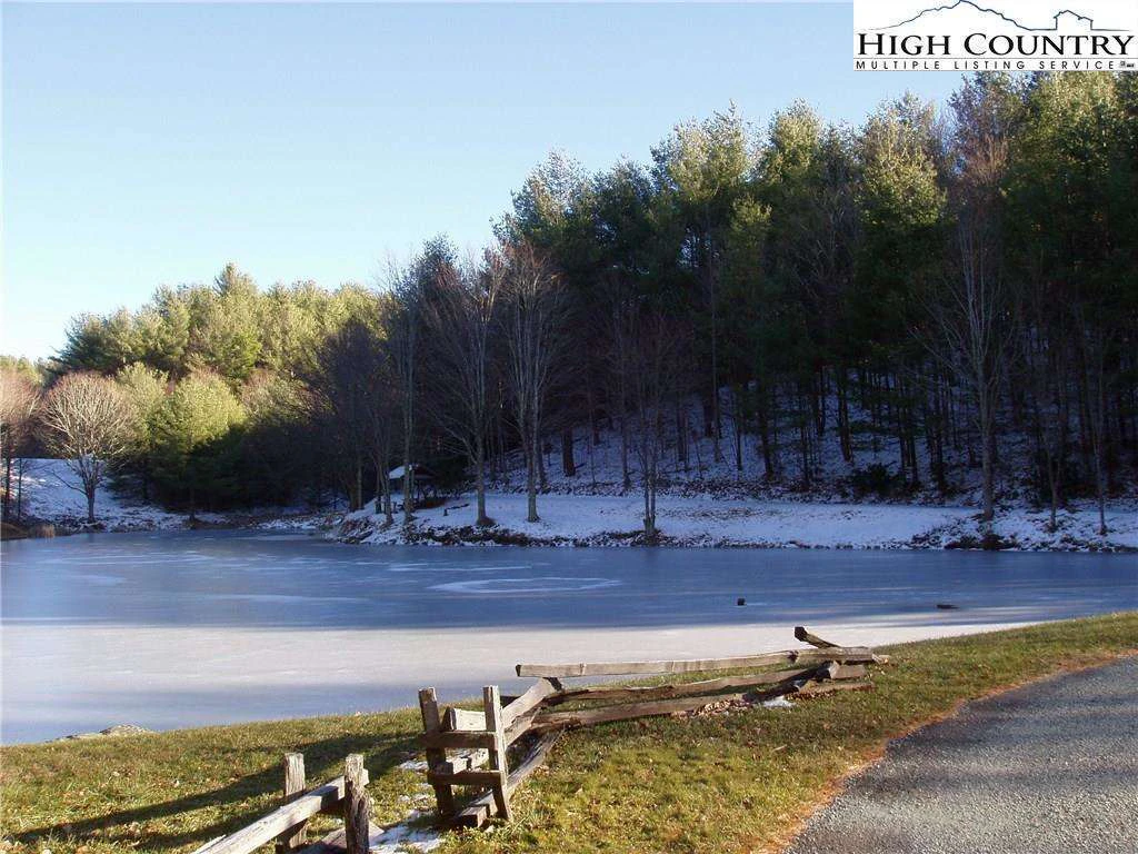 Image number 13 for the current listing