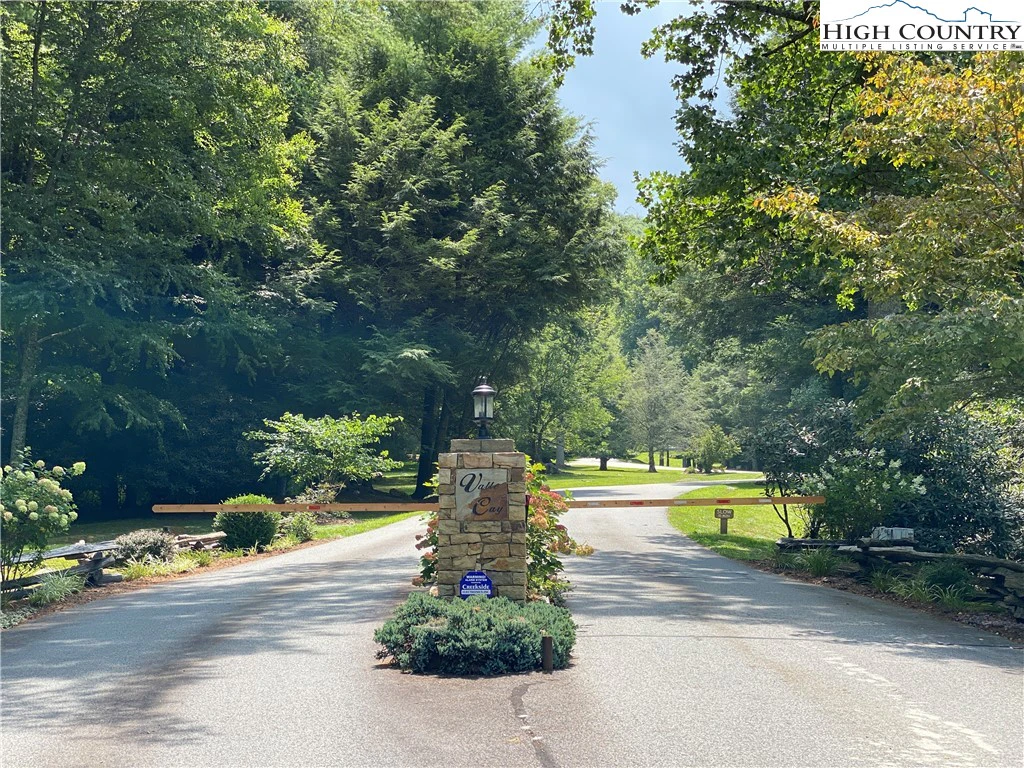 Image number 14 for the current listing