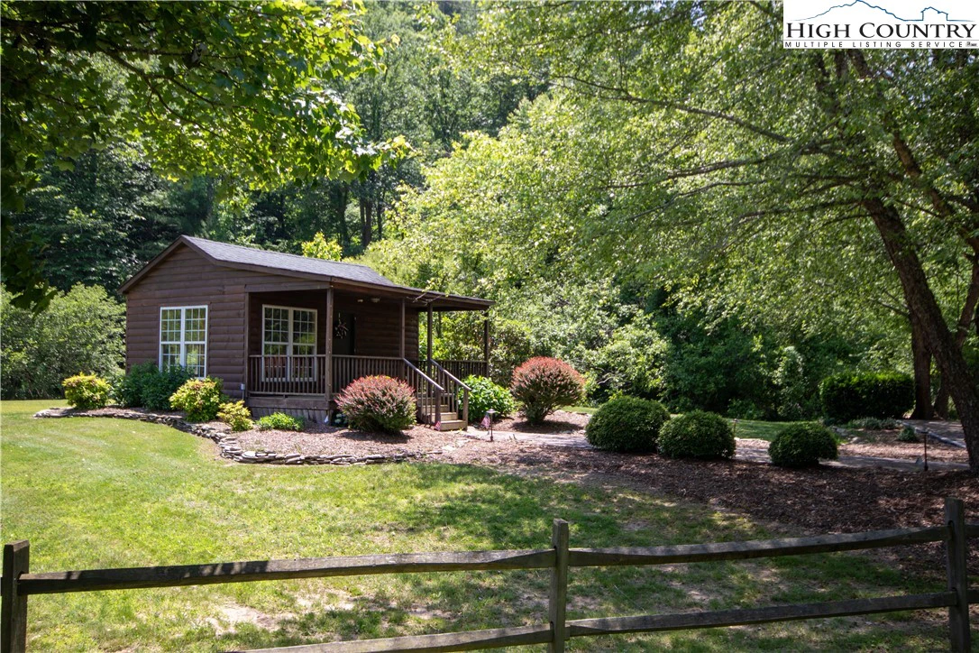 Image number 14 for the current listing