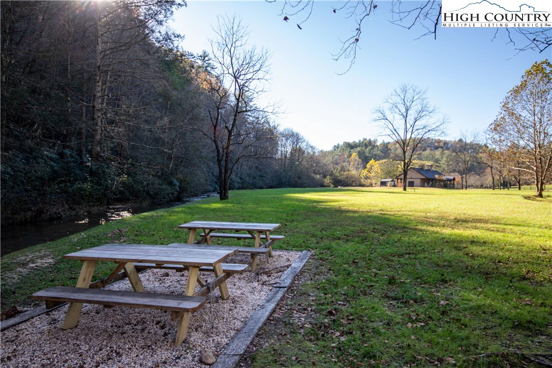 Image number 13 for the current listing