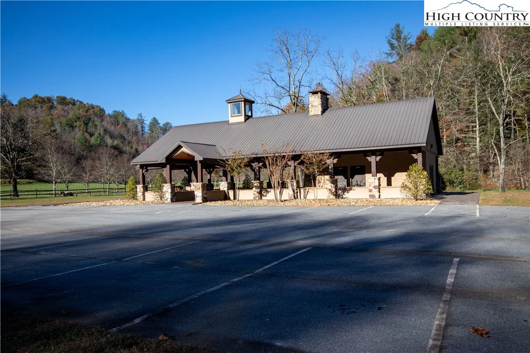 Image number 15 for the current listing