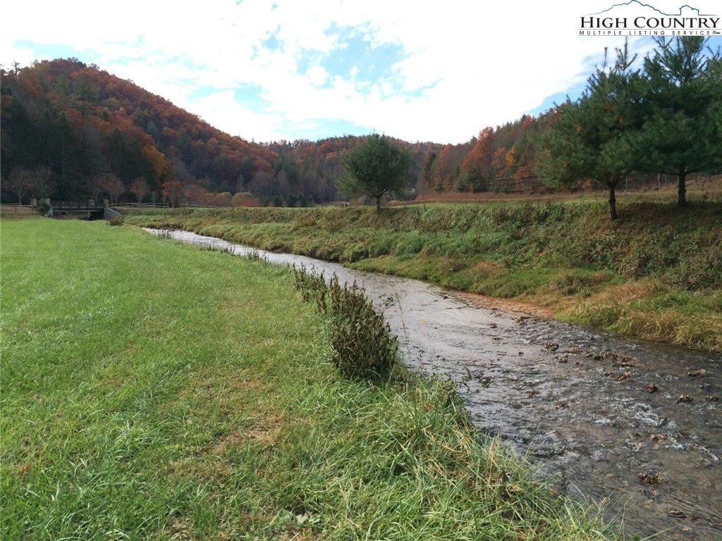Image number 5 for the current listing