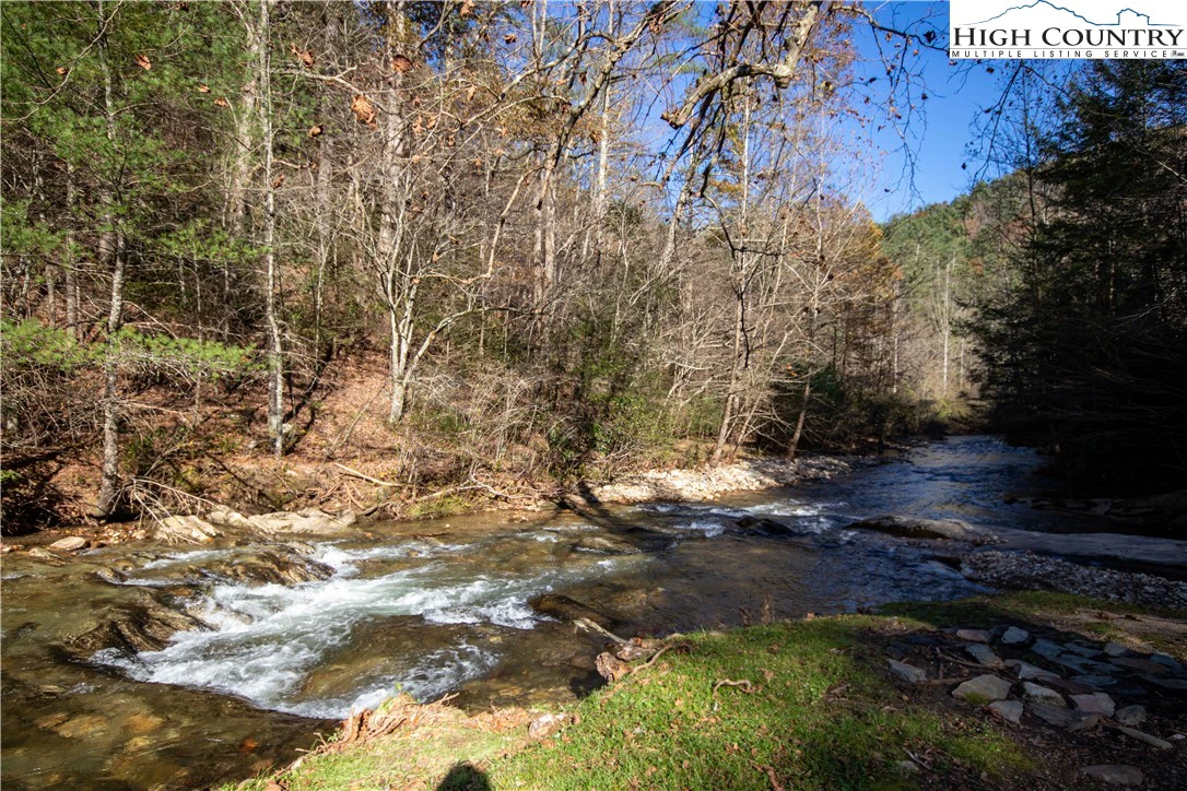 Image number 21 for the current listing