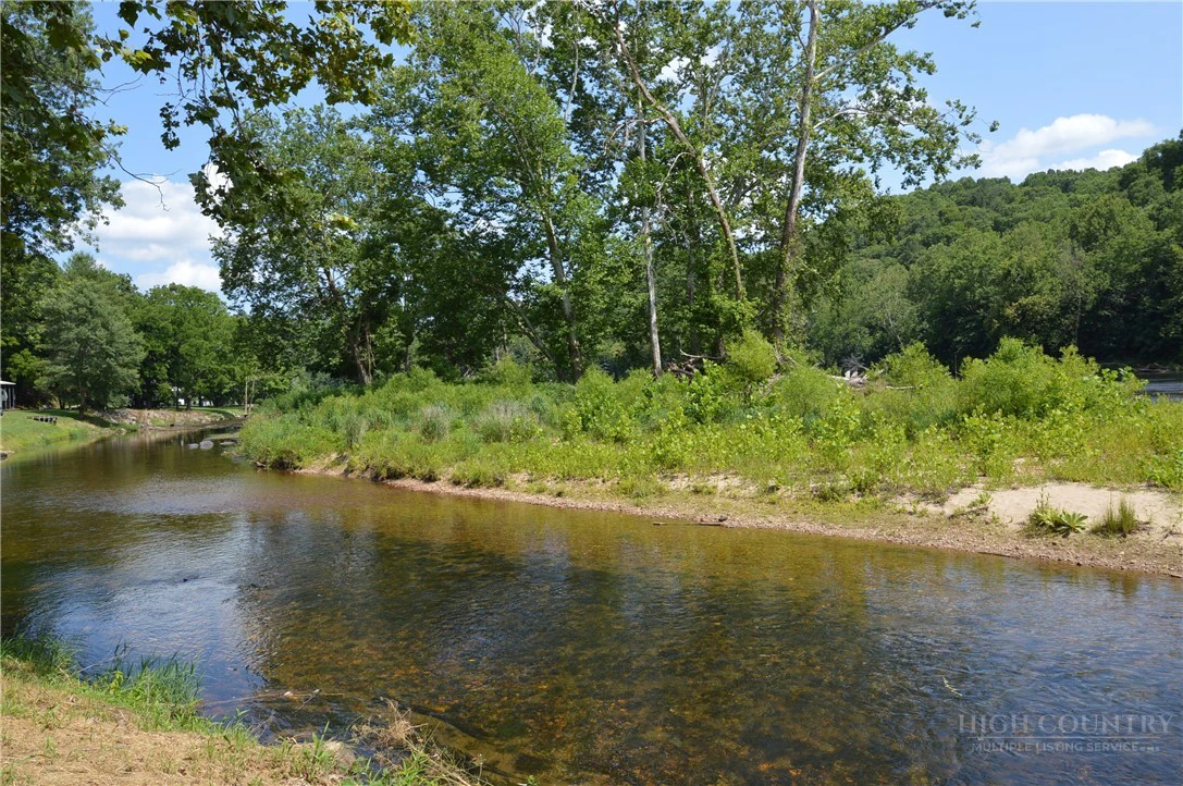 Image number 11 for the current listing