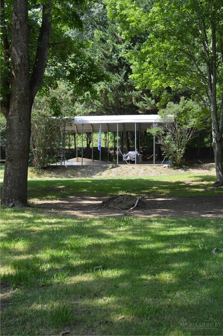 Image number 15 for the current listing