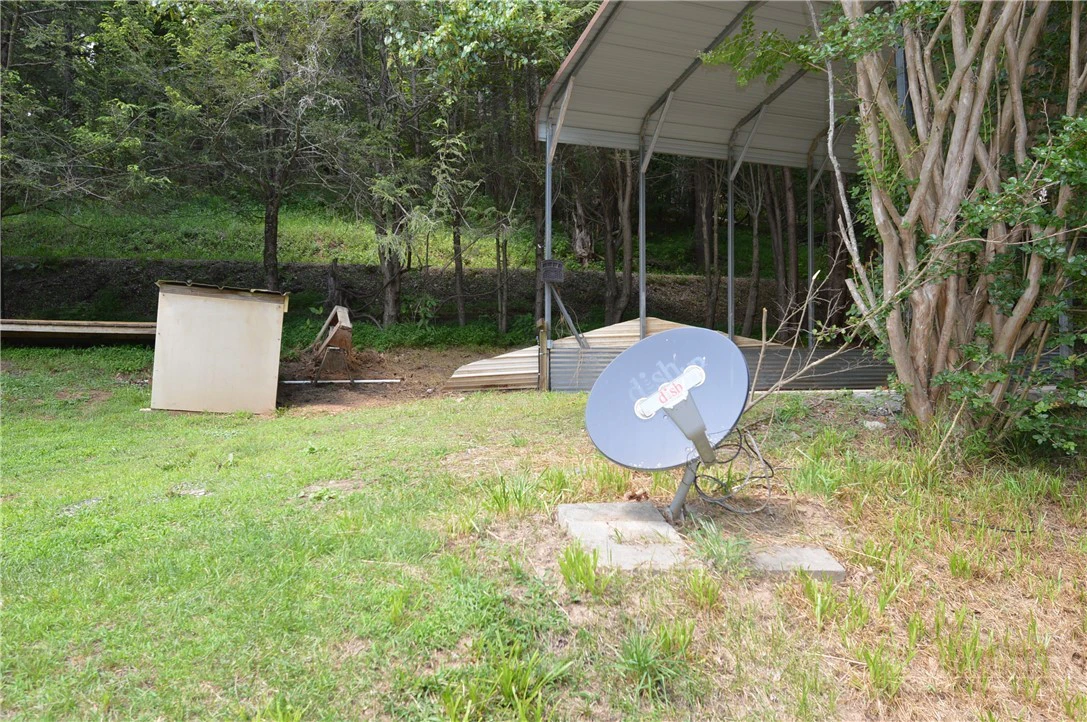 Image number 17 for the current listing