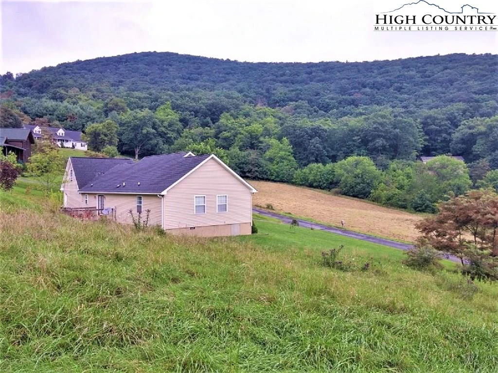 Image number 3 for the current listing
