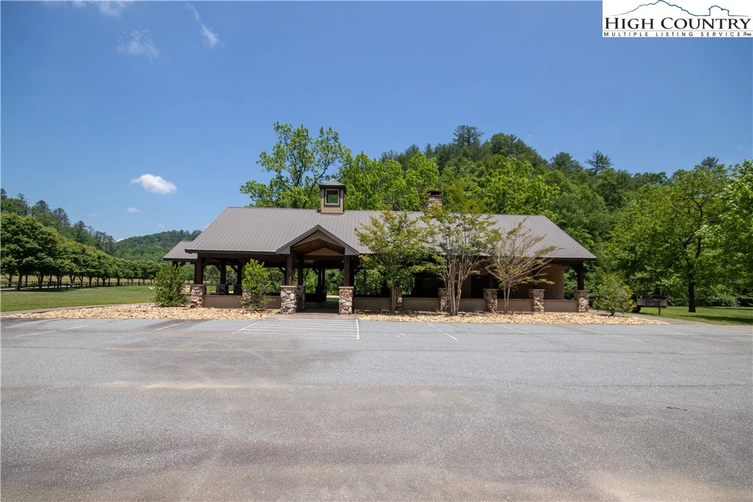 Image number 10 for the current listing