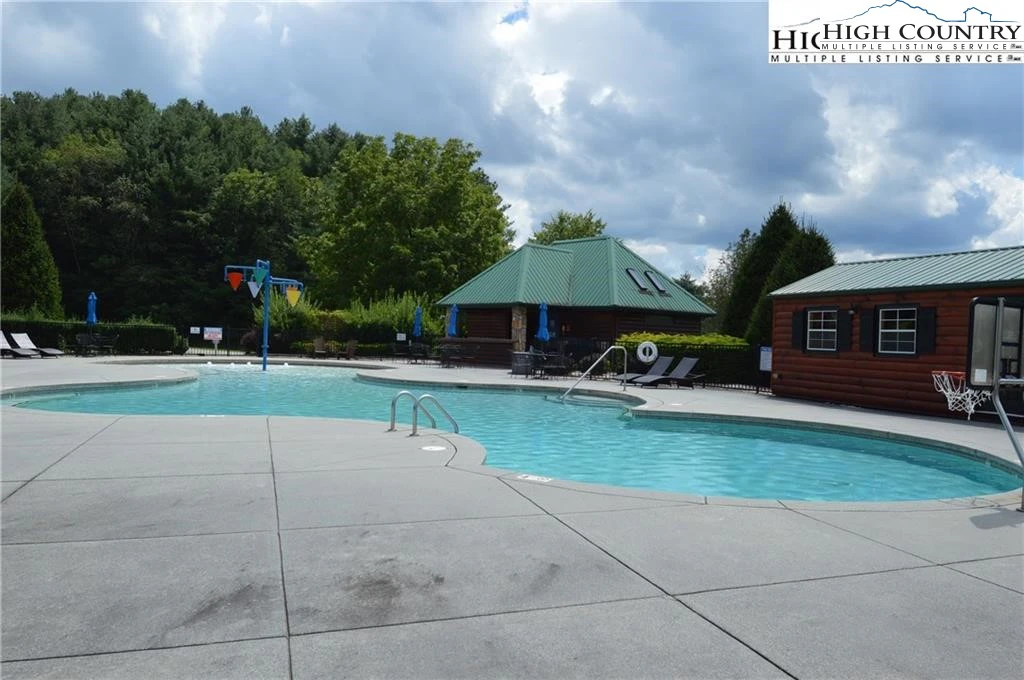 Image number 18 for the current listing