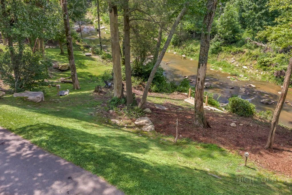 Image number 1 for the current listing