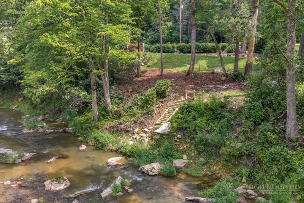 Image number 2 for the current listing