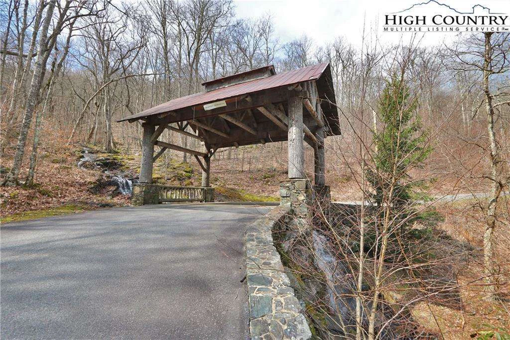 Image number 2 for the current listing