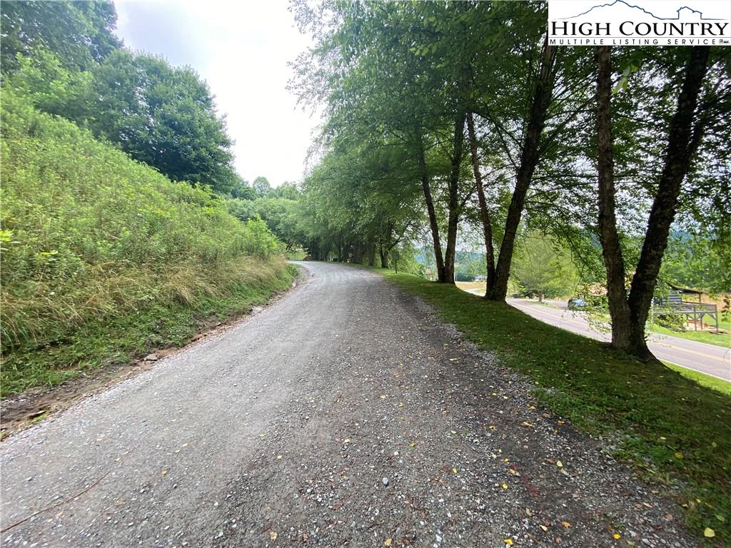 Image number 19 for the current listing