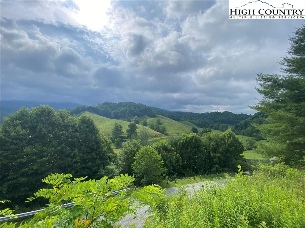 Image number 17 for the current listing