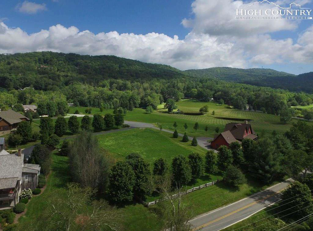 Image number 1 for the current listing