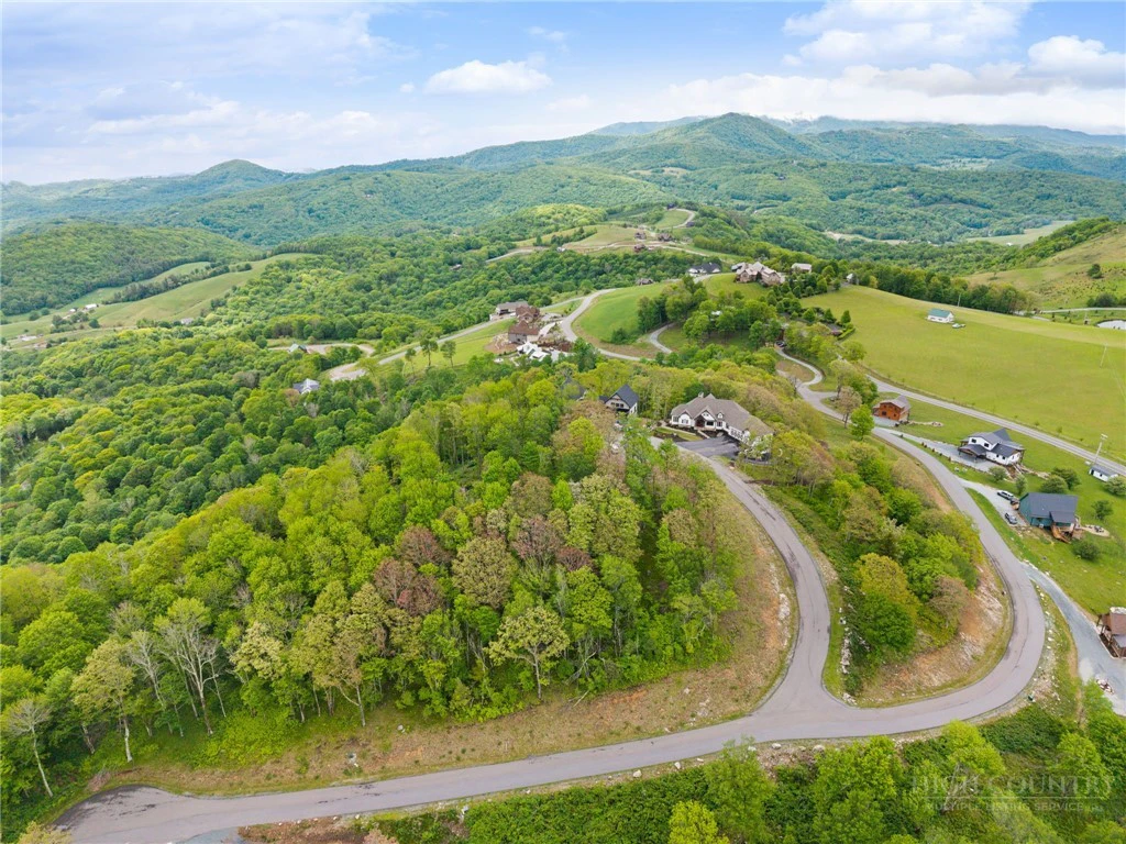 Image number 15 for the current listing