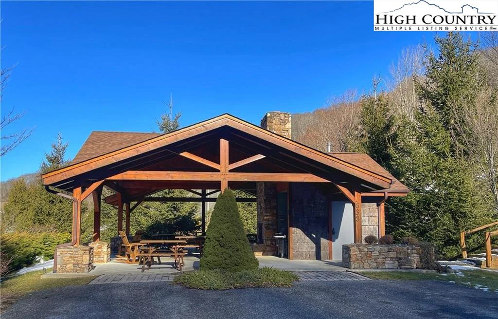 Image number 11 for the current listing