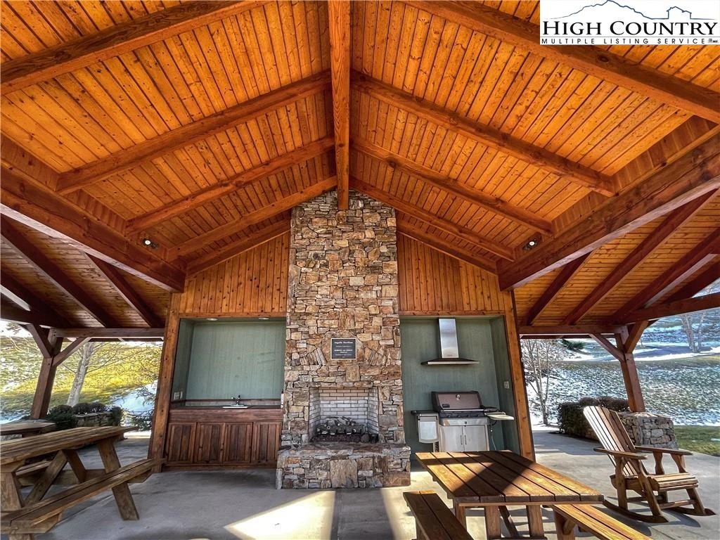 Image number 12 for the current listing