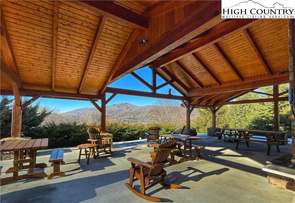 Image number 13 for the current listing