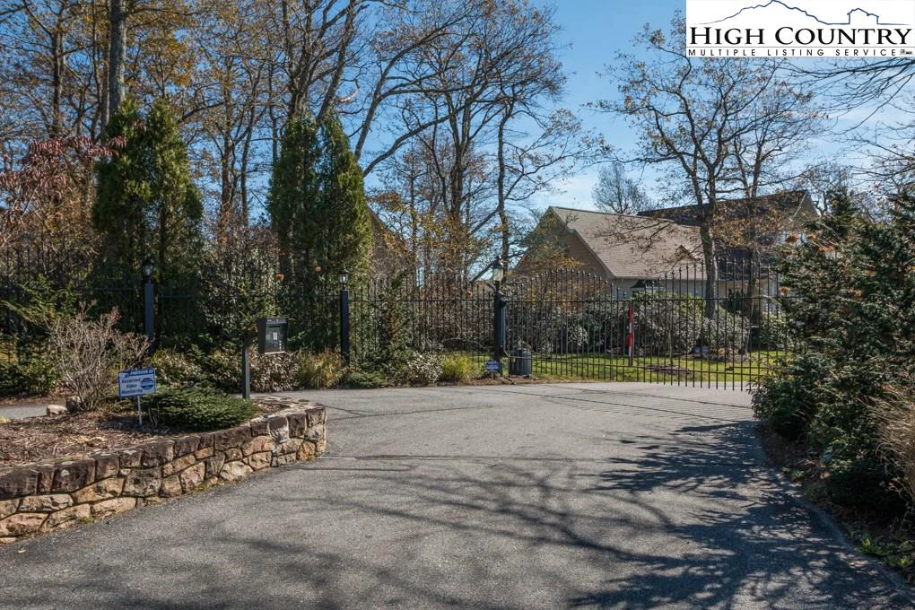 Image number 5 for the current listing