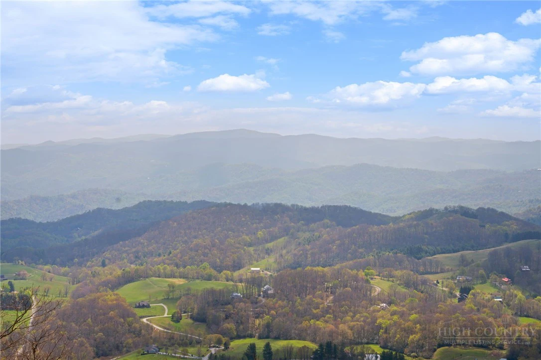 Image number 14 for the current listing