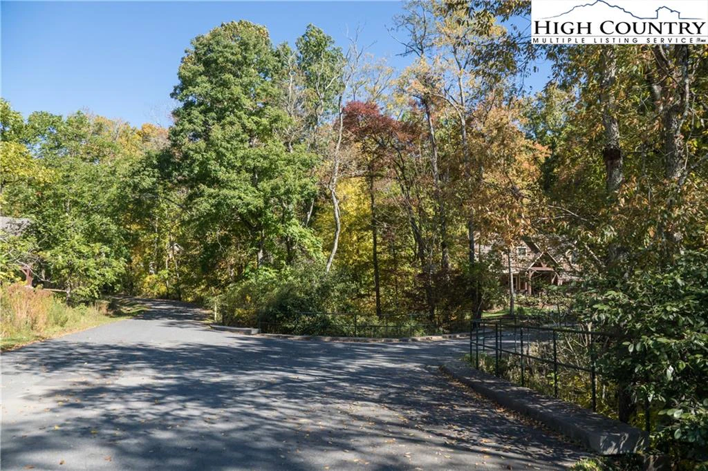 Image number 9 for the current listing