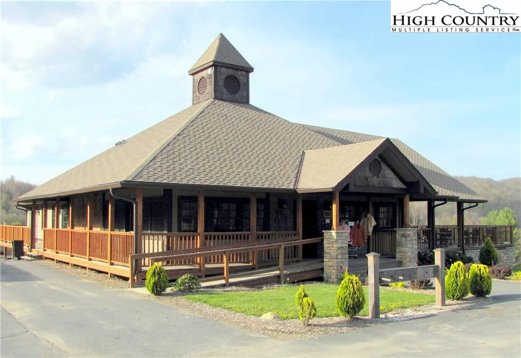 Image number 9 for the current listing