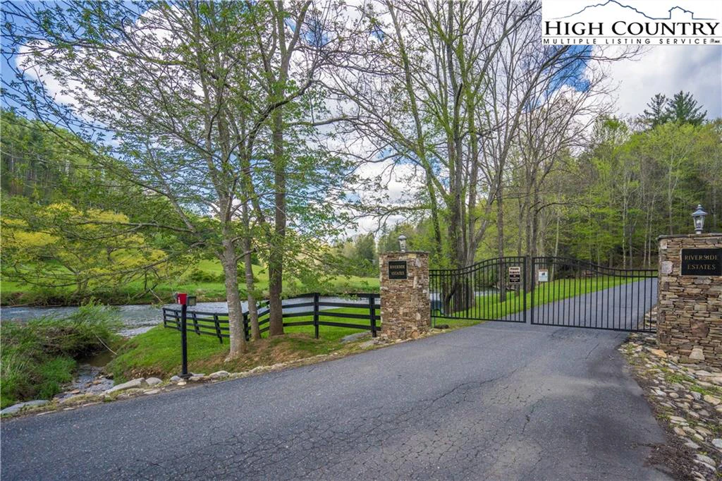 Image number 3 for the current listing