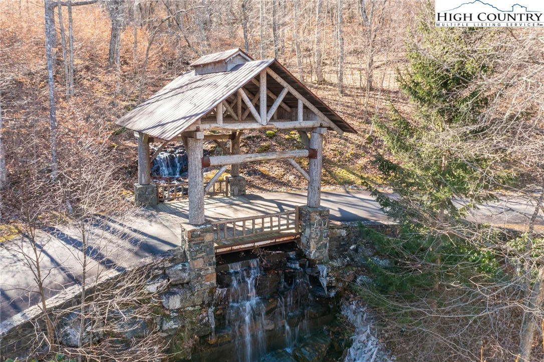 Image number 4 for the current listing