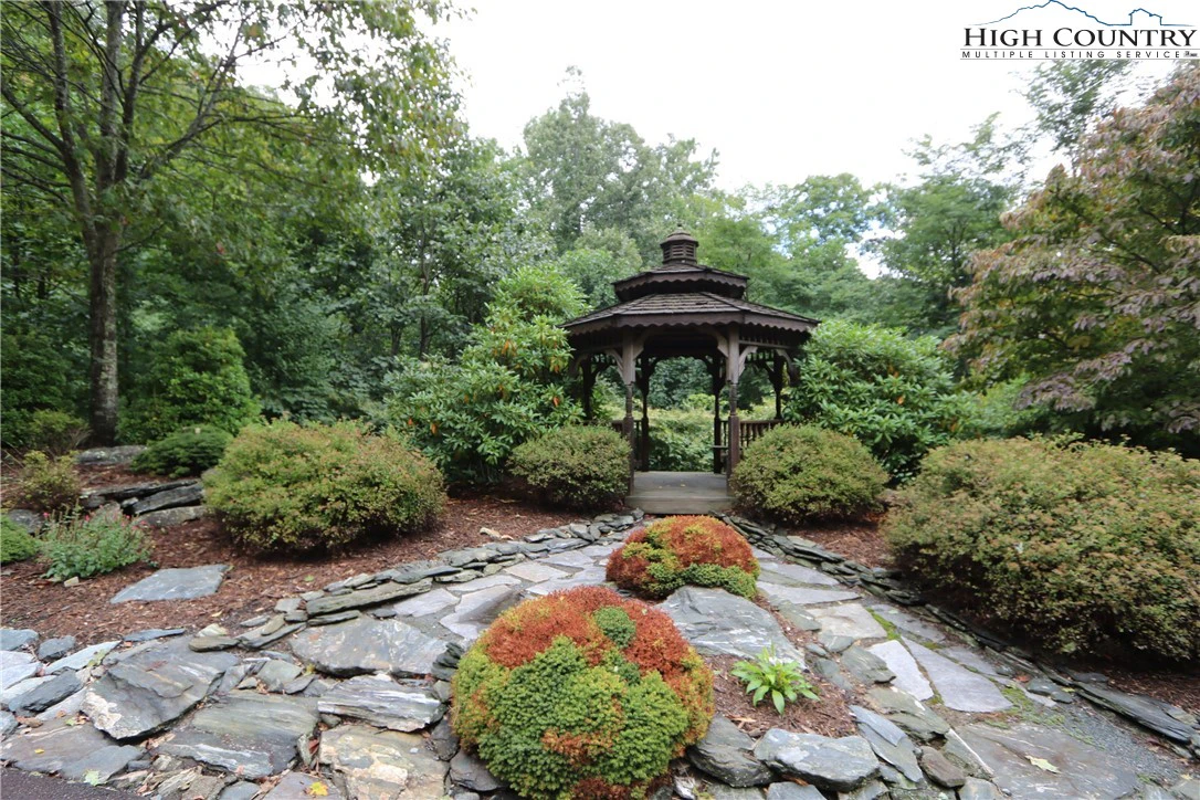 Image number 9 for the current listing