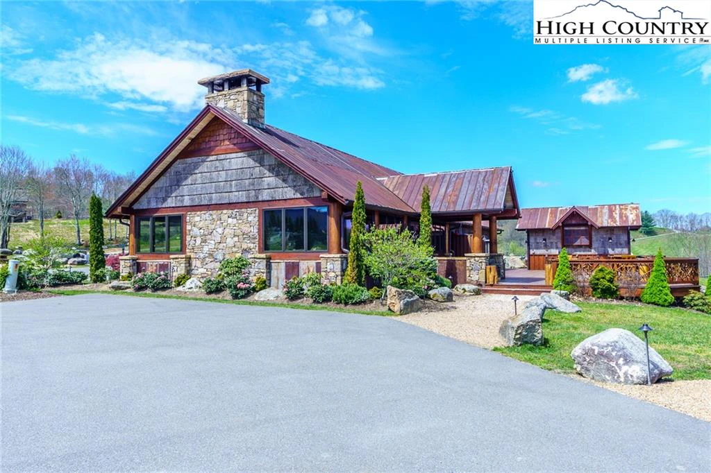 Image number 19 for the current listing