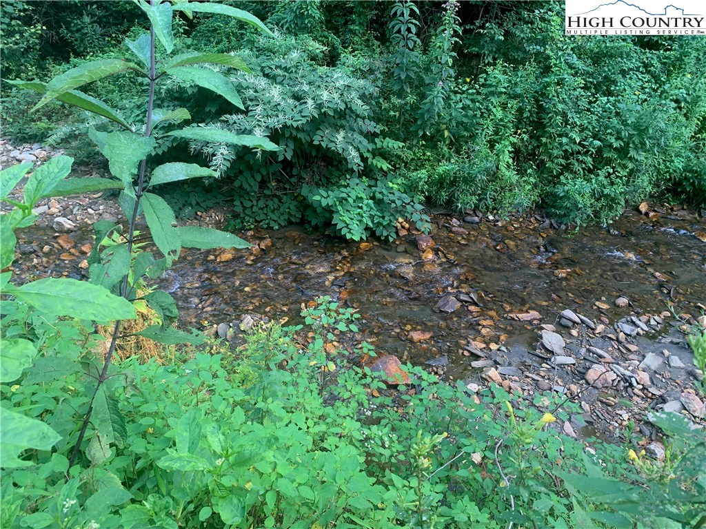 Image number 18 for the current listing