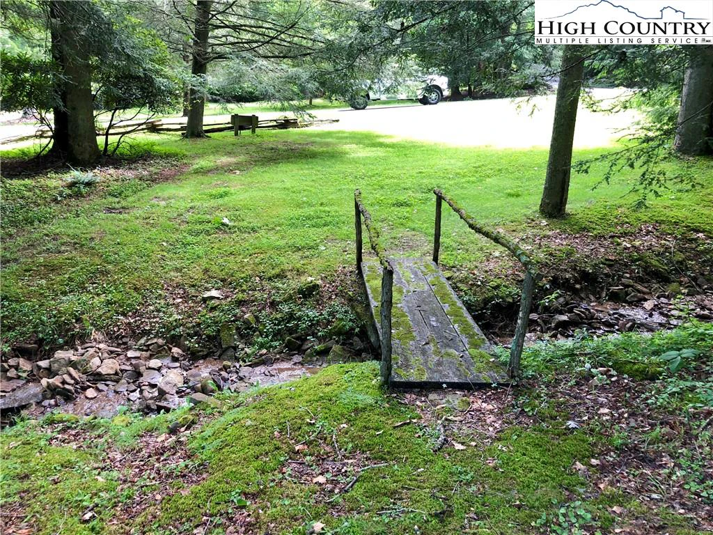 Image number 8 for the current listing