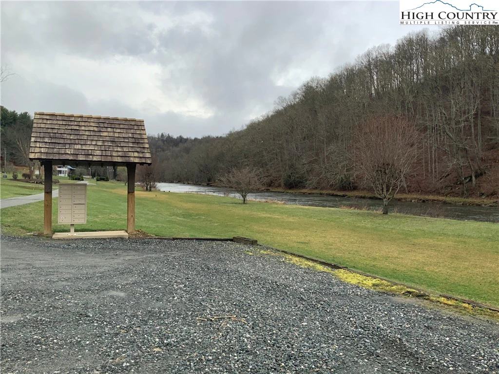 Image number 12 for the current listing