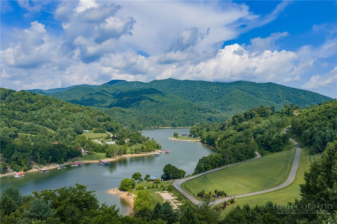Image number 1 for the current listing