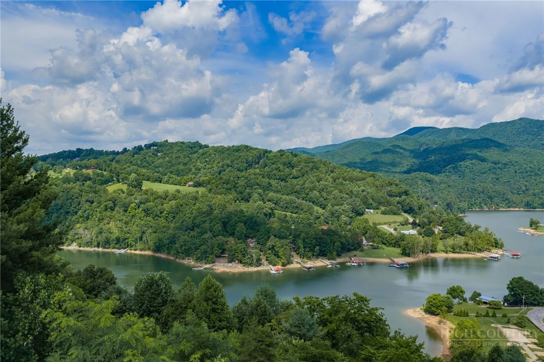 Image number 4 for the current listing
