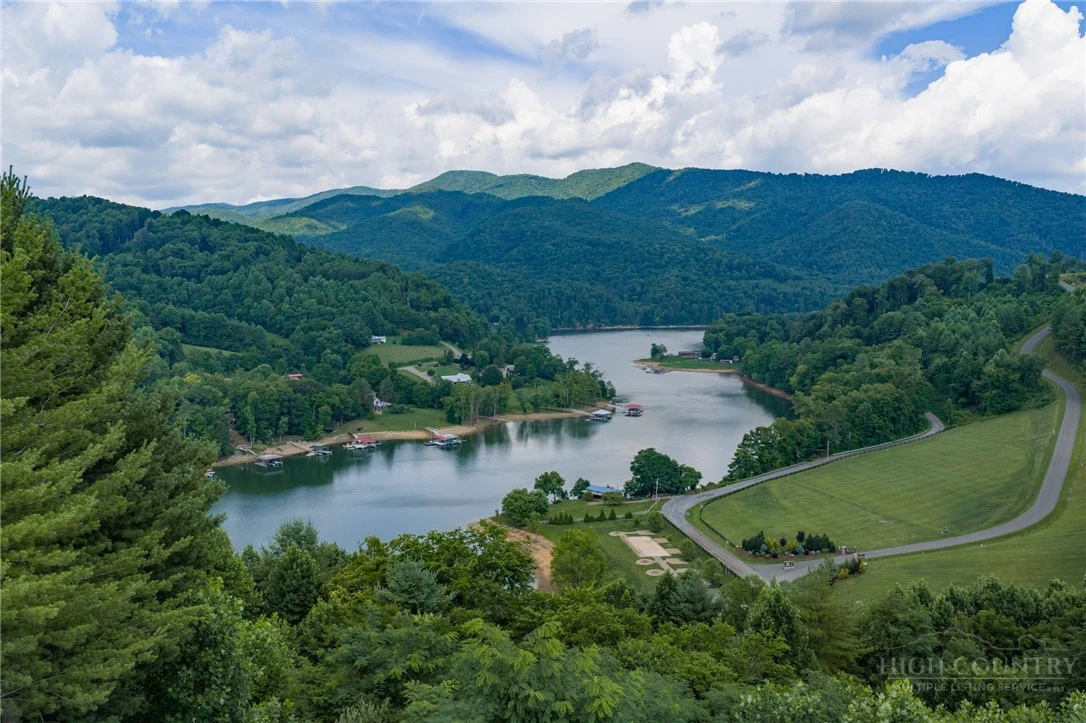 Image number 15 for the current listing