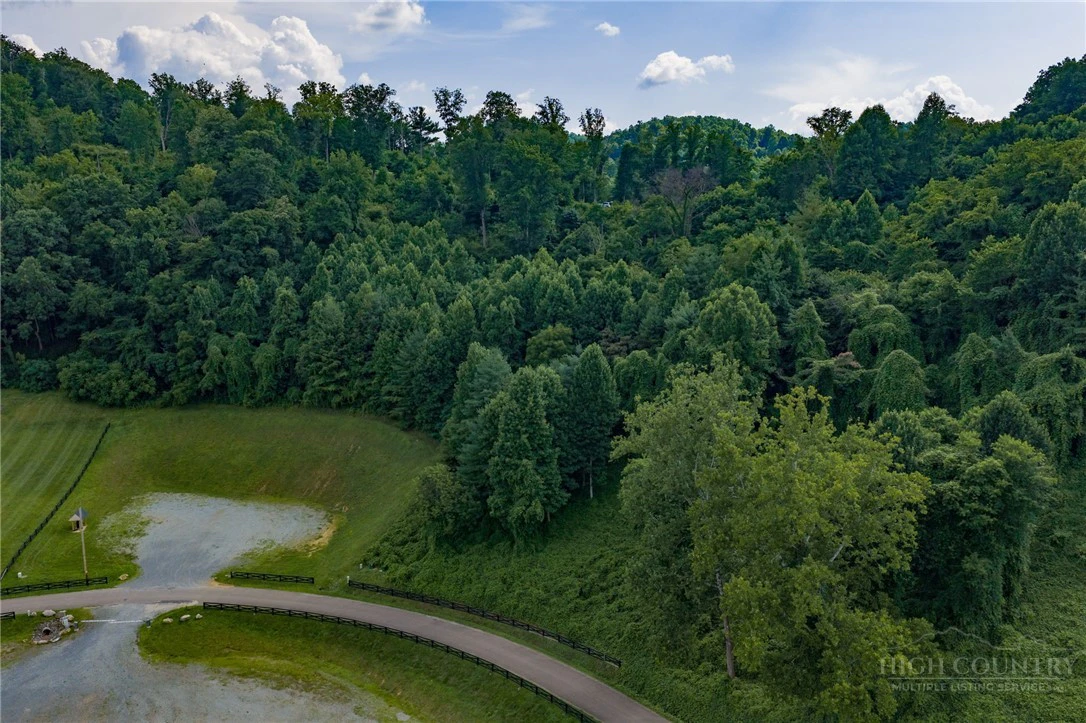 Image number 18 for the current listing
