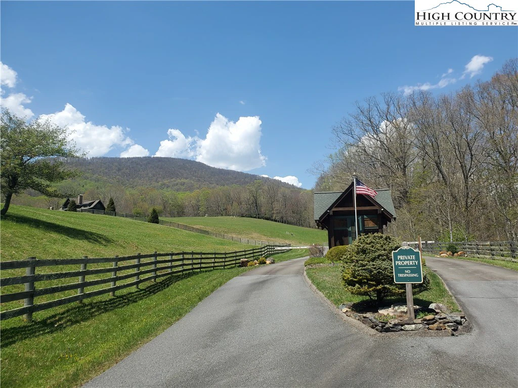 Image number 18 for the current listing