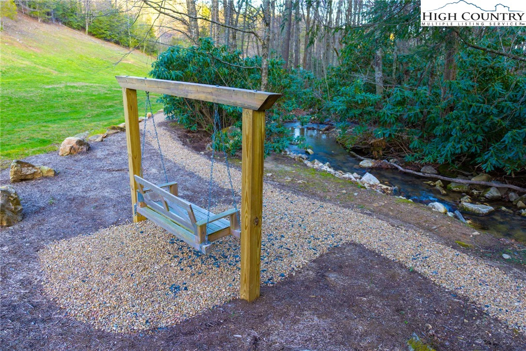 Image number 8 for the current listing
