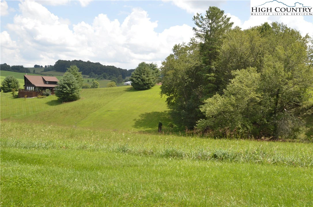 Image number 17 for the current listing