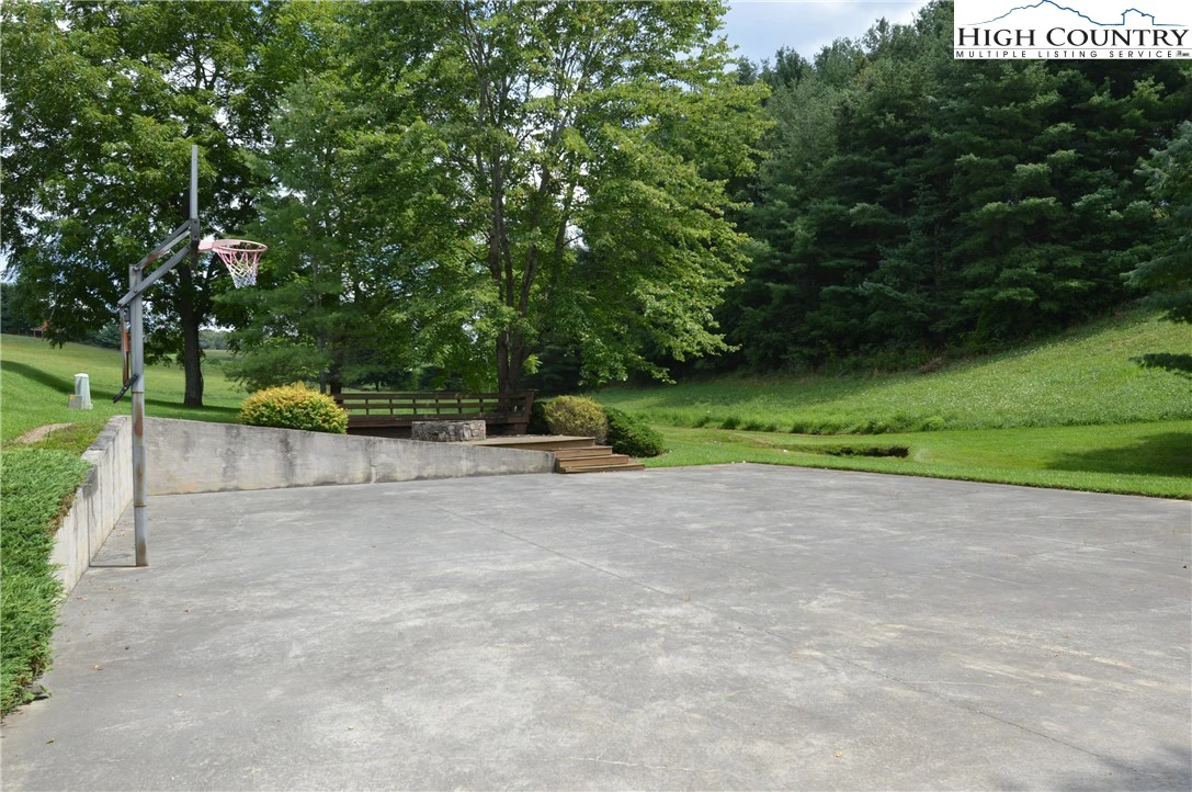 Image number 6 for the current listing