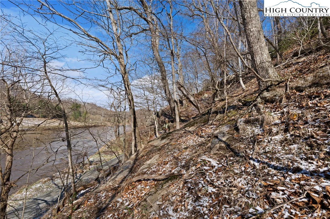 Image number 2 for the current listing