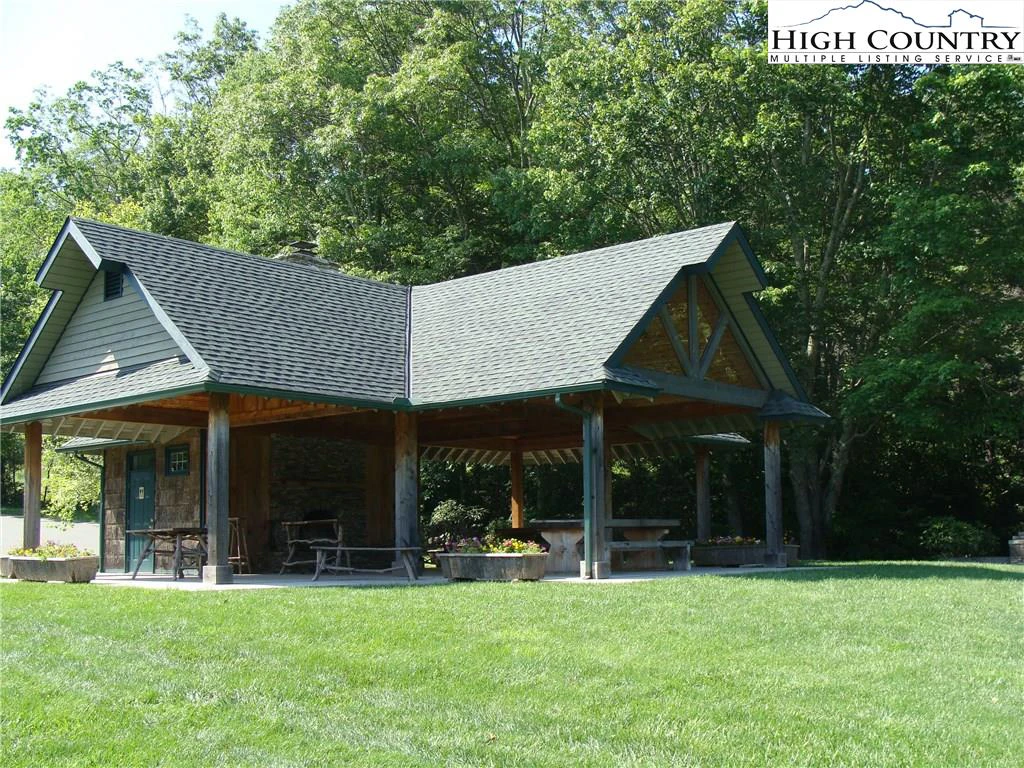 Image number 9 for the current listing