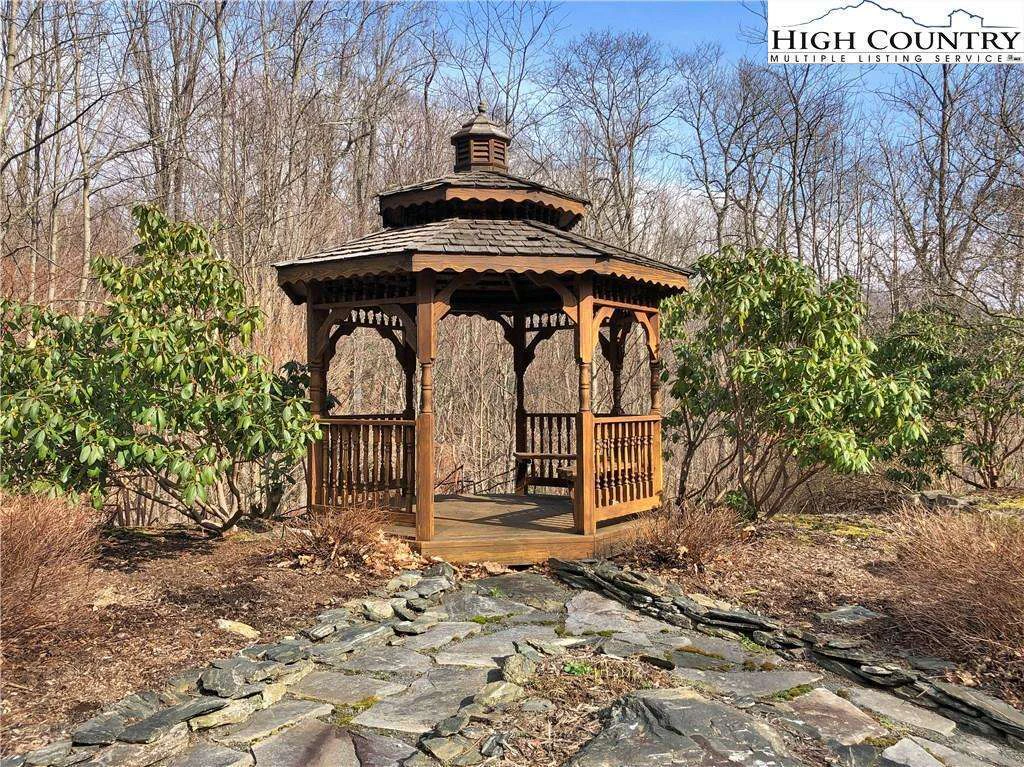 Image number 12 for the current listing