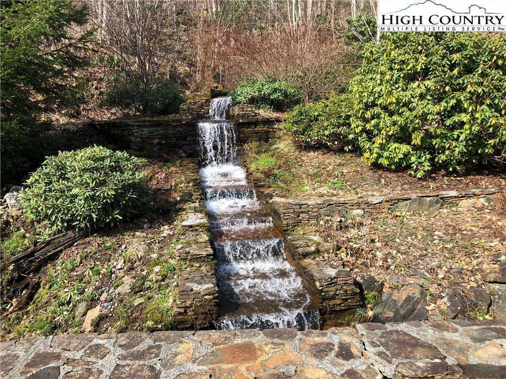 Image number 14 for the current listing